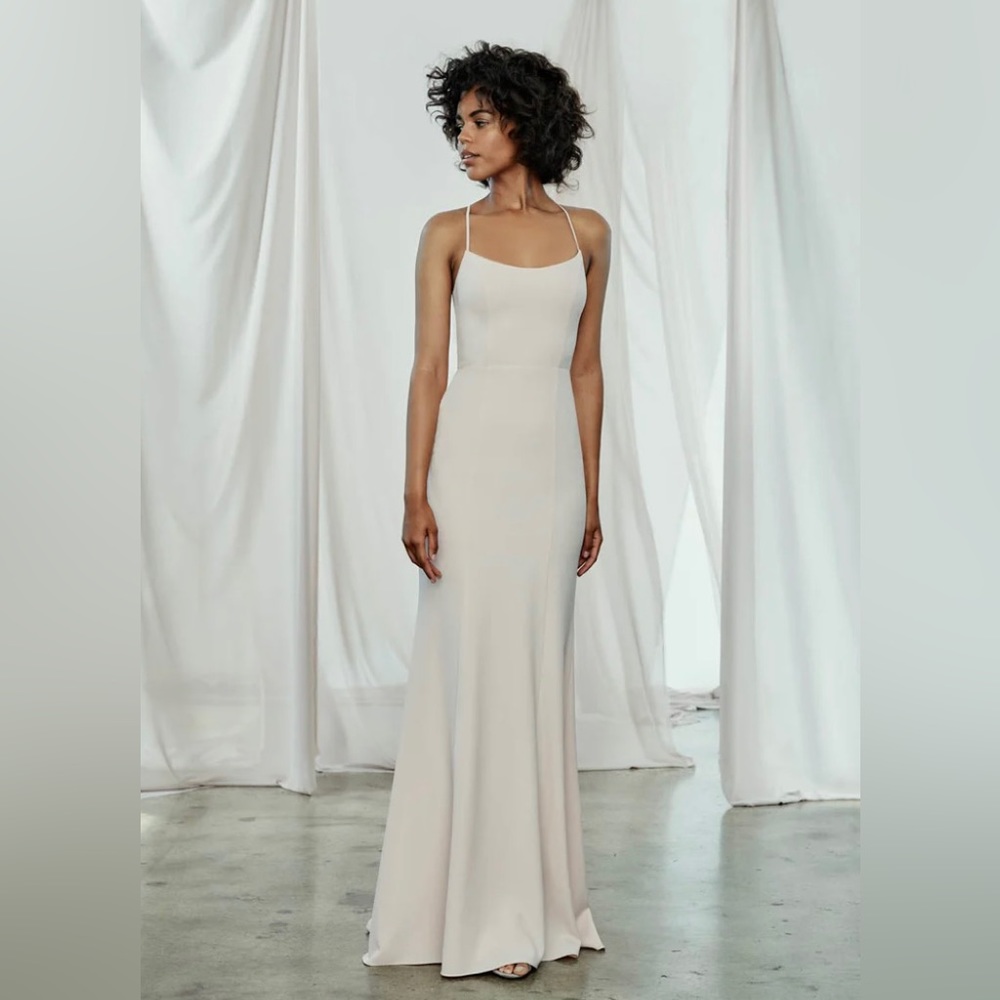 Amsale - Taryn - Color: Dove - Size: 4